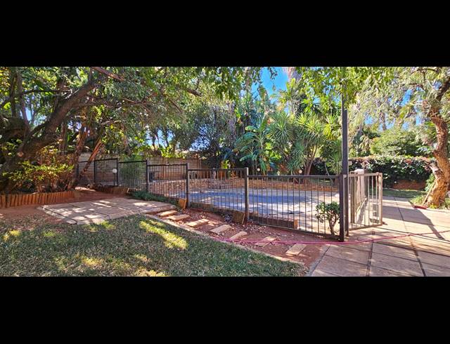 5 BEDROOM FREESTANDING FOR SALE IN SAFARI GARDENS